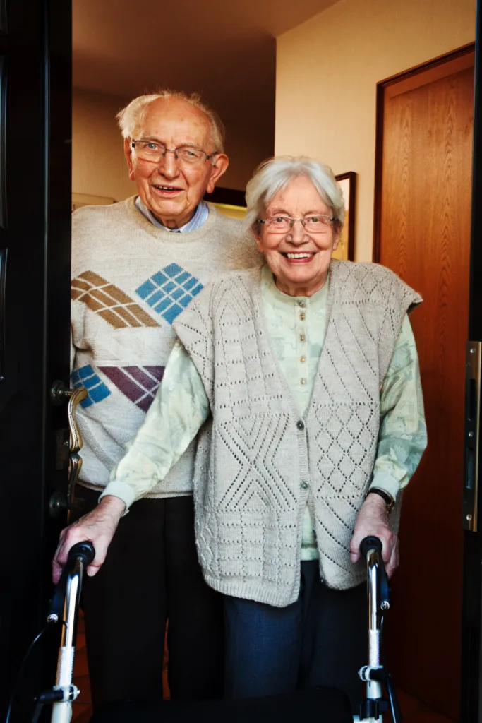 Ädre par som köpt en stoltrapphiss av Sydhiss